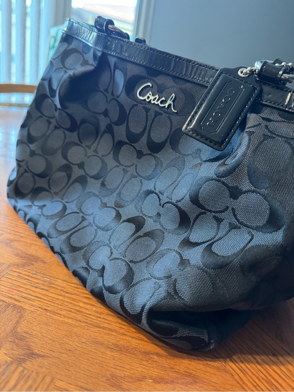 Coach Signature Gallery East West Tote Handbag Black Y2K Style Code 17726